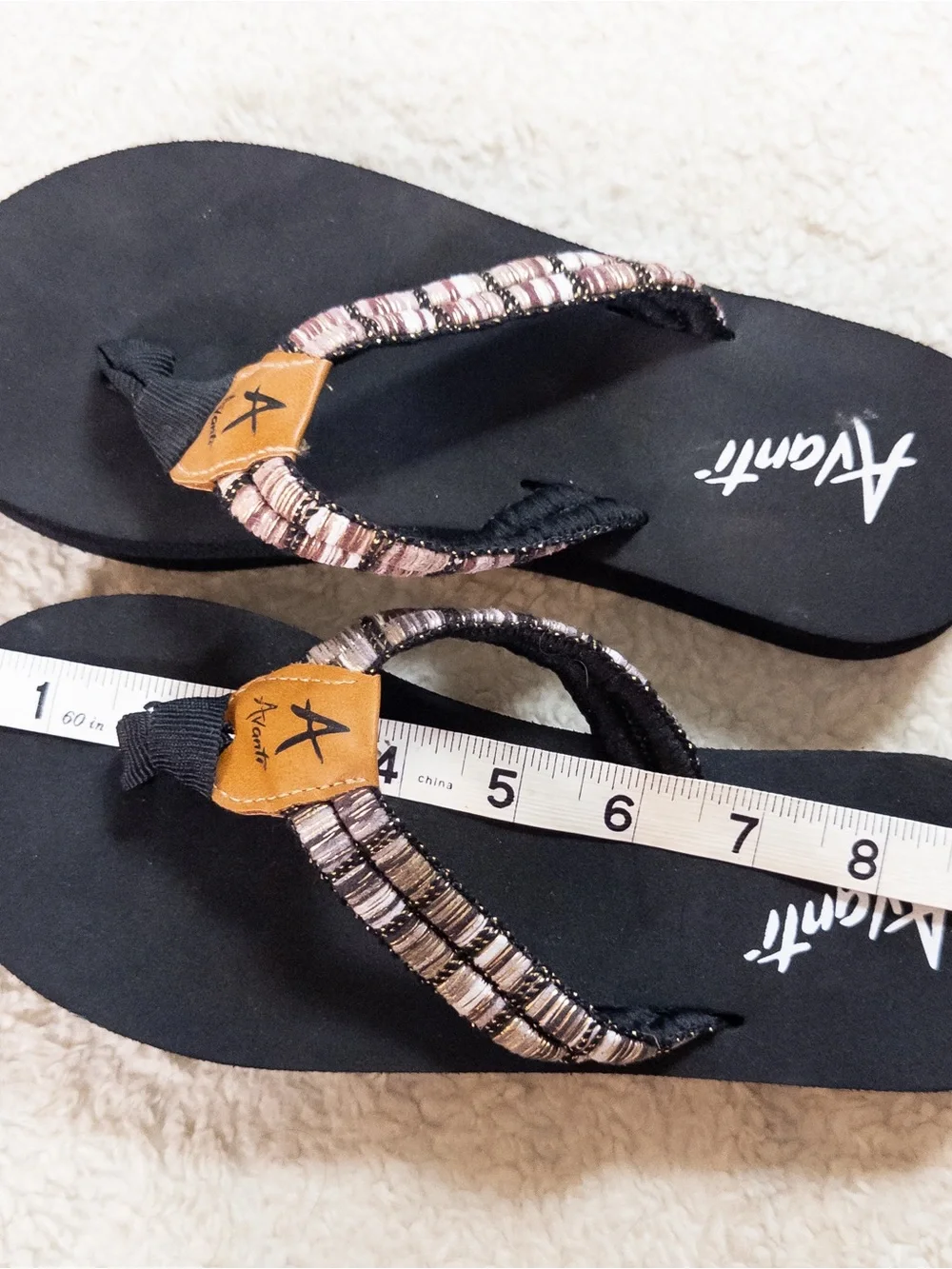 Avanti Black Gray Comfort Flip Flops Women’s Size 6 NWOT Casual Sandals